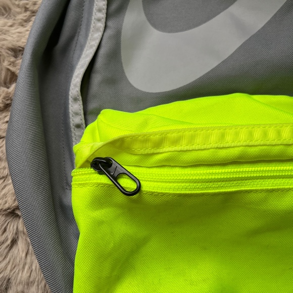 Nike Backpack Gym School Work Bag Casual Grey Green One Size - Picture 6 of 11